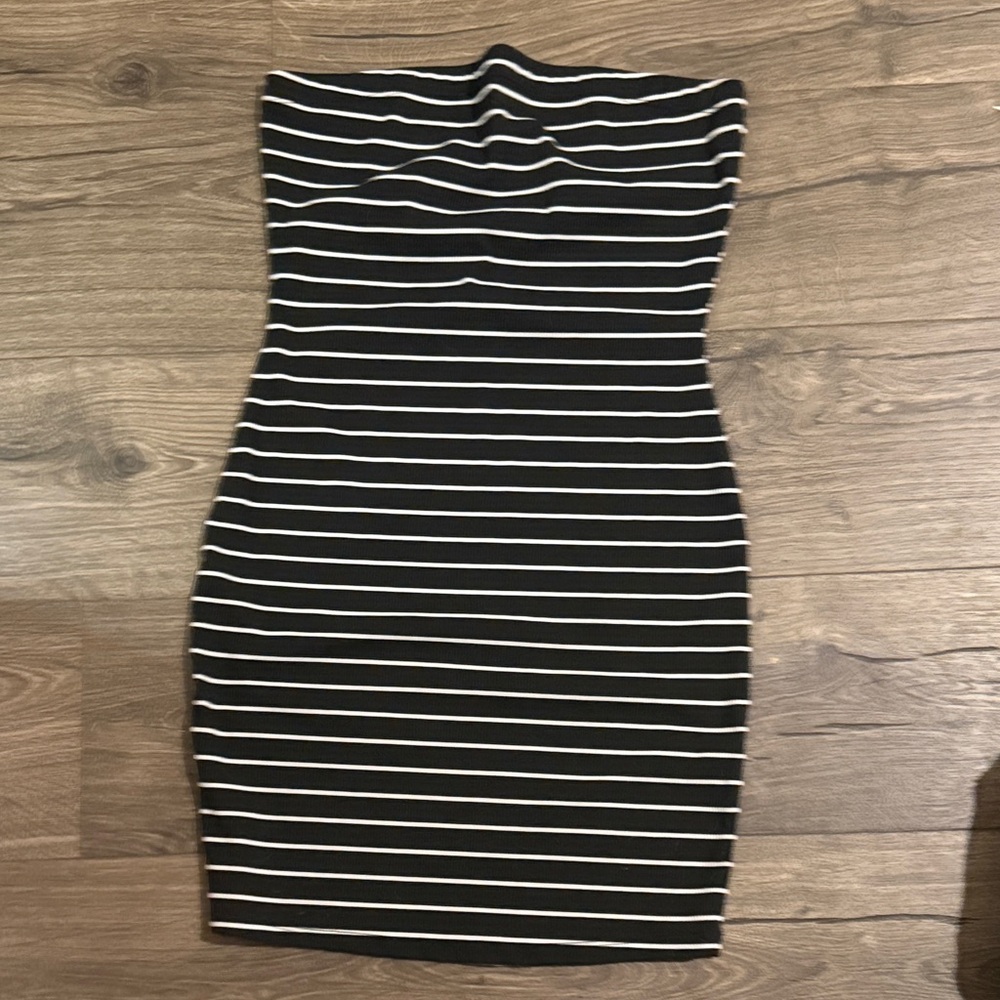 Popular 21 Strapless Bodycon Dress | Black White Stripe | Size L